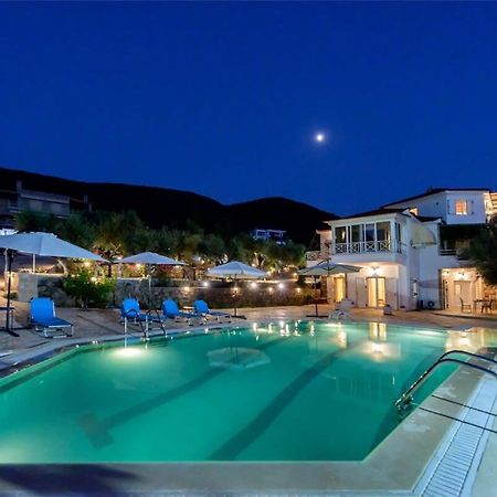 Mikrá Mandínia Villa Needa'S - Emotions House Crystal Pool מראה חיצוני תמונה