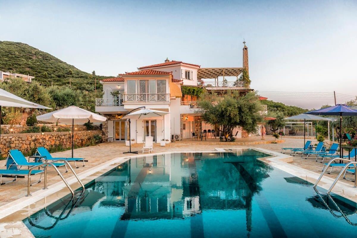 Mikrá Mandínia Villa Needa'S - Emotions House Crystal Pool מראה חיצוני תמונה